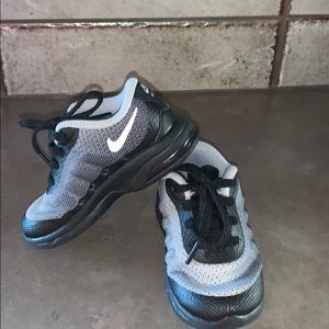 Toddler Nike air size 6c